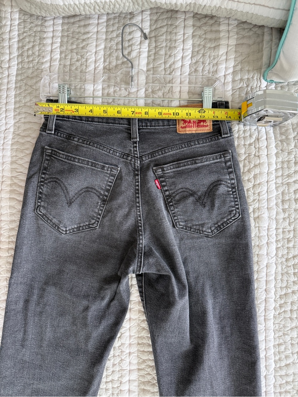 Levi's Wedgie Straight Leg Black Jeans - Size 28 - Picture 5 of 5